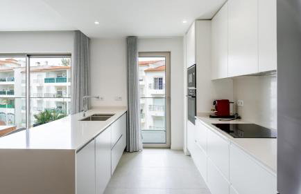 Modern 2BR w Rooftop Pool & Parking by LovelyStay - Foto 7
