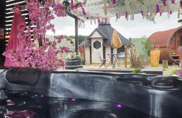 ADULT ONLY relax escape apartment hottub - Foto 1