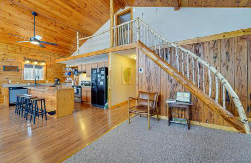 Oswegatchie River Cabin with Kayaks and Fire Pit! - Foto 6