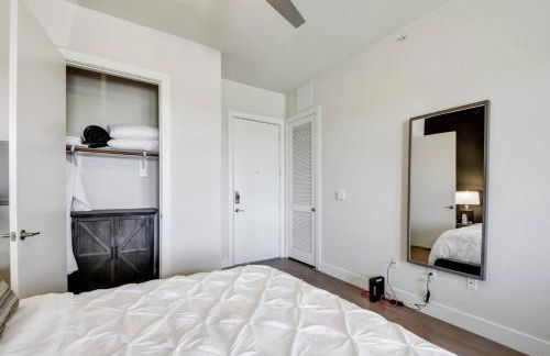 Spacious Studio Close to Riverwalk Free Parking - Foto 21