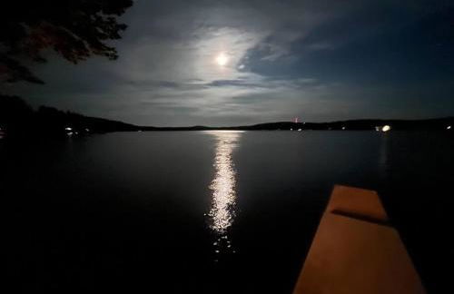 Lakefront Cottage on Brewer Lake - Foto 33