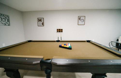 Spacious 5BR 3BA Free Parking Minutes to DC with Pool - Foto 66