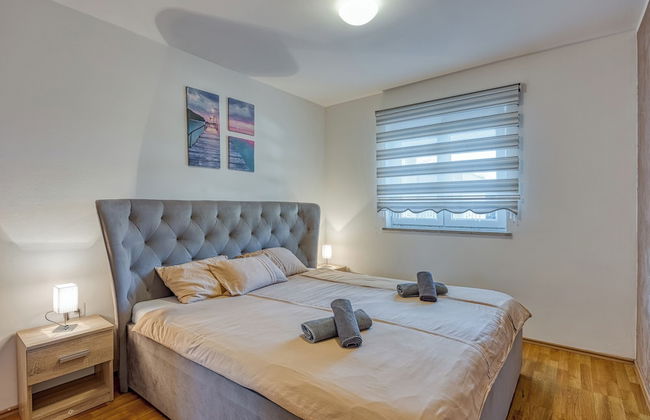 Holiday Home With Pool - Photo 2