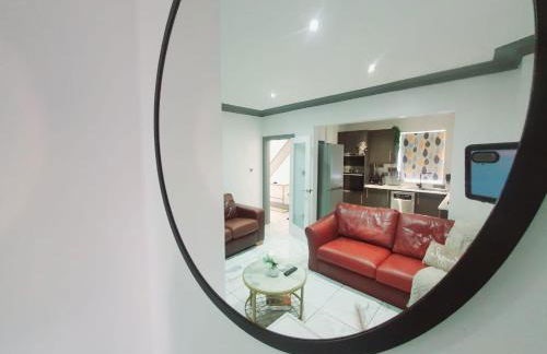 Families Only - Pet Friendly sleeps 6 maximum NO PARTIES - Foto 4