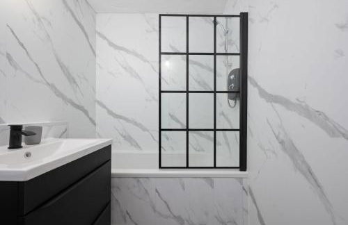 2BR Sleeps 6 with Parking Near Linlithgow Palace - Photo 30