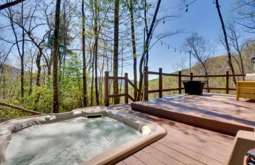 Deck and Fire Pit Mtn-View Cabin in Rabun Gap - Foto 1