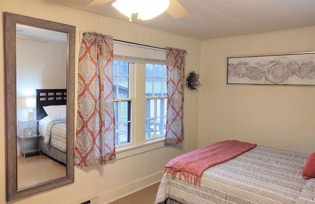 Edgewater Resort - Photo 3