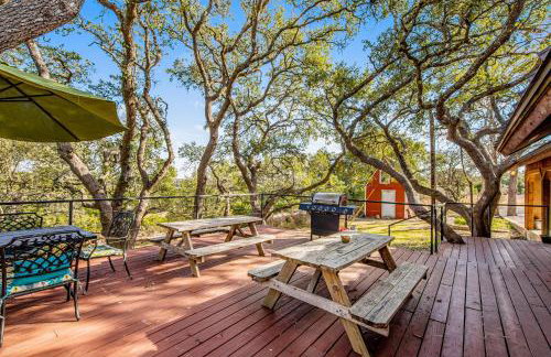 Hill country gem with private pool, deck, firepit, Ping-Pong, foosball, & WiFi - Photo 49