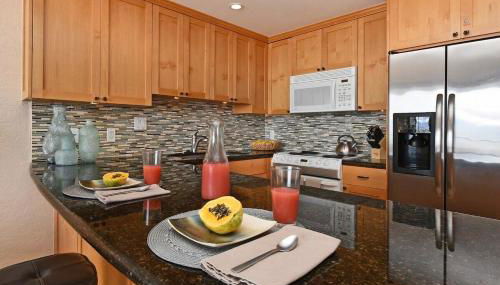 Papakea F208 · PK F208 Kaanapali BeachFront Condo w Ocean Views - Foto 3