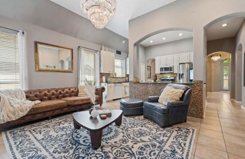 Modern 4BR Home w WiFi by Dell Diamond - Photo 2