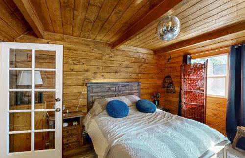 Relaxing Retreat with Deck, 1 Mi to Lake Arrowhead! - Foto 12