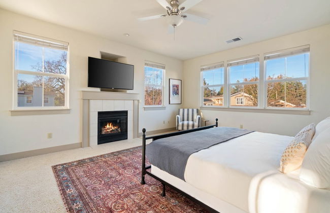 Fiano by Avantstay Centrally Located Haven w/ Stunning Courtyard & Pool Table - Foto 10