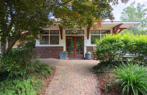 HOT TUB & PET-FRIENDLY Cabin in Cheshire Village - Foto 45