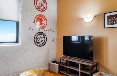 Lakefront Loft - Walk 2 First Energy x Progressive - Foto 8