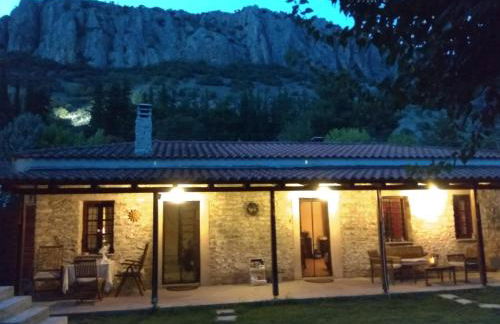 Theopetra Home - Foto 23