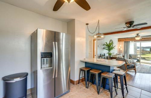 Secluded Home with Lake View in Delton! - Foto 12