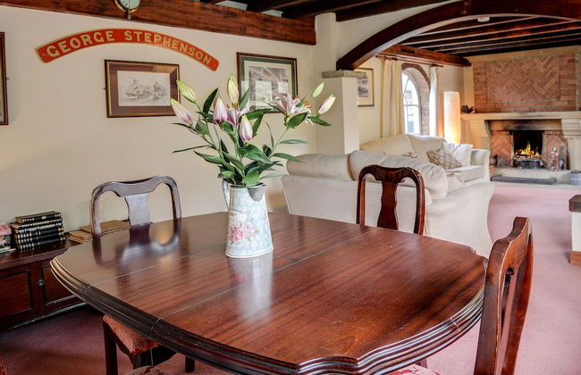 Holiday Cottages and North Star Apartment - Photo 19