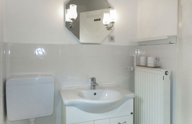 2 bedroom Apartment in Traben-Trarbach with garden - Photo 25