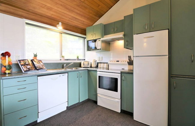 Spacious Lake View Alpine Townhouse Walk TO Town - Foto 21