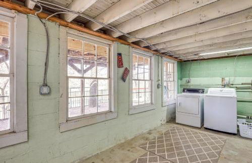 Creekside Cottage with Deck and Hot Tub in Belton - Foto 20