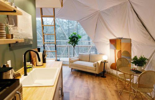 "The Perch" Elevated Woodsy Modern Stay w/ Hot Tub - Foto 3