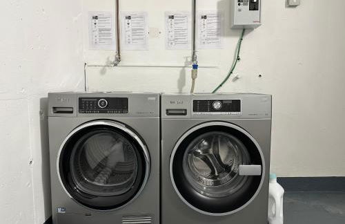 Marvel-Apartment - für Freunde & Familien, stadtnah, Parkplatz, E-Ladestation, Gitterbox für Fahrräder, Fitnessstudio, digitale Gästemappe mit Restaurant- und Unternehmenstipps - Foto 29