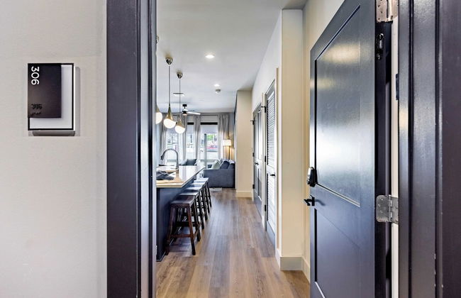 Walkable Midtown Location Modern Amenities, Pool & Gym Anthem by Avantstay - Foto 27