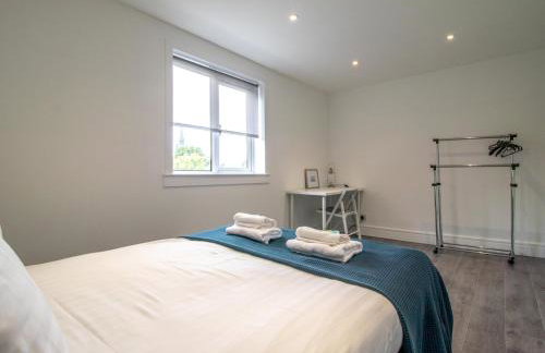 Renfrew Town Centre Easy Link to Glasgow City - Pass the Keys - Foto 22