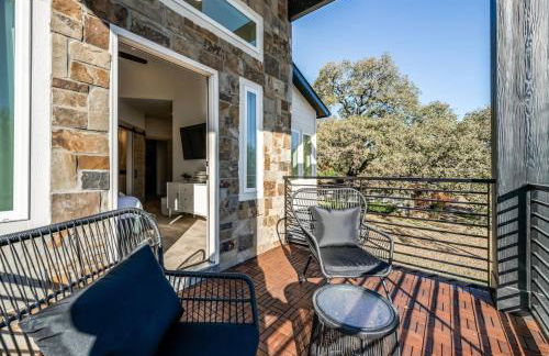 Stylish townhome near AT&T Stadium, Globe Life, Six Flags & More - Photo 7