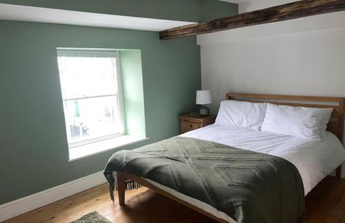 Apothecary Hall - Snowdonia - Photo 22