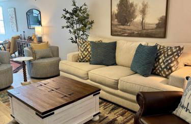 Charming & Luxe Cottage 3 BR 2 BA - Foto 2