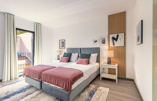 Fort Bay Suite Apartments - Photo 3