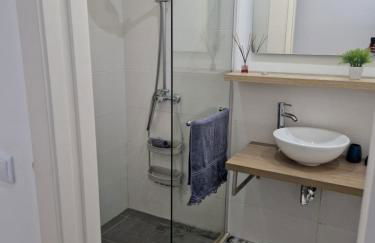 E - Beautiful 2 bedroom Terraced Home - Foto 21