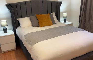 Entire 2 bedroom Beautiful newly furnished flat - Foto 6