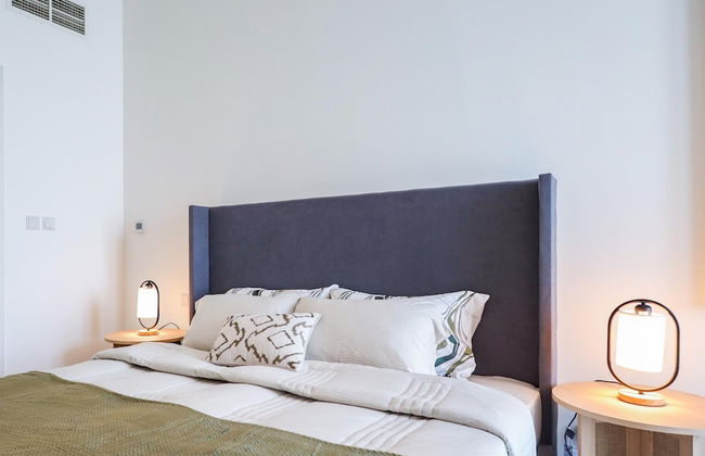 Elite LUX Holiday Homes - Serene Golf View Living 1 BHK in Damac Hills Dubai - Photo 10