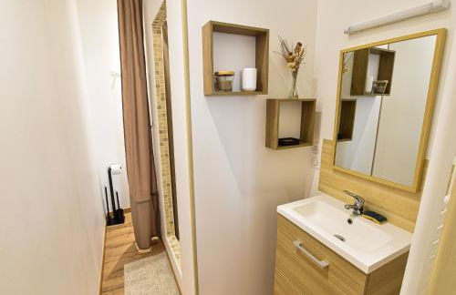 Gîte restauré 6 pers. au bord de la rivière, proche centre, parking et wifi - FR-1-410-380 - Photo 12