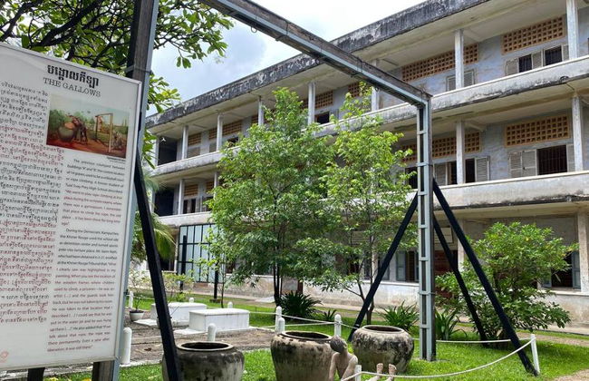 Tuol Sleng and Choeung Ek Killing Fields - Private Tour - Photo 4