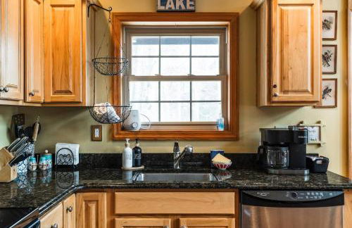 Lazy River Cabin: Lakefront Stay - Foto 30