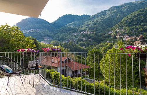We Lake Como: lake view apartment, feeling home in charming Argegno - Foto 14