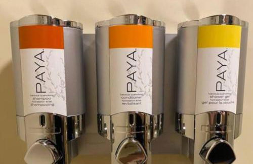 Stonegate Lodge King Bed, WIFI, 50in Roku TV, Salt Water Pool Room #103 - Foto 22