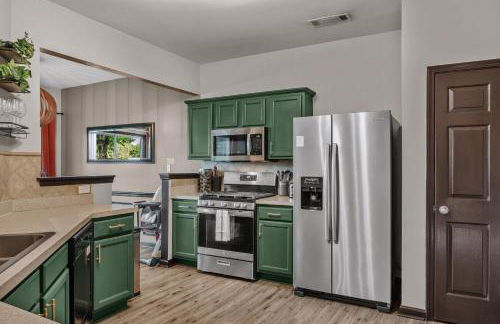 Family Fun Entire 4BR Private Home I-85 Access - Foto 19