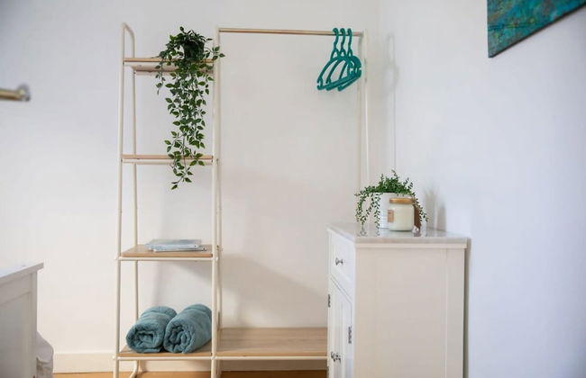 Sunny Modern Nr Beach Village w Parking - Photo 52