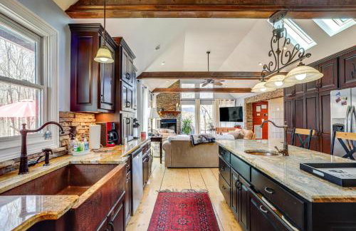 Large Deck: Luxe 6-Acre Retreat in Dahlonega! - Photo 10