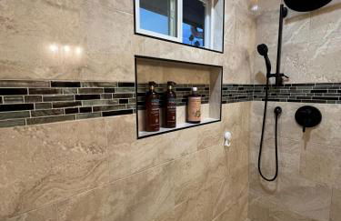 Serenity - Amazing Views & Modern Charm - Photo 26