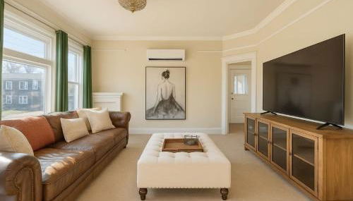 Dream Two-Bedroom in Laurelhurst - 97 WalkScore - Photo 2