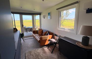 Luxury Glamping Pod sleeping 4 with 2 bedrooms and Private Hot Tub BBQ Ballycastle North Coast Pod 1 - Foto 58