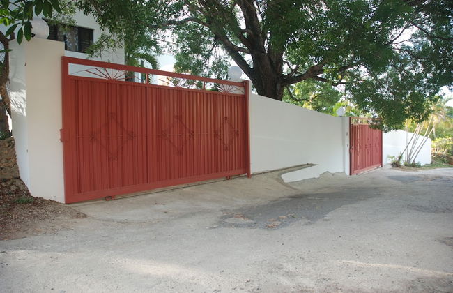 E&J Boutique Residences - Photo 68