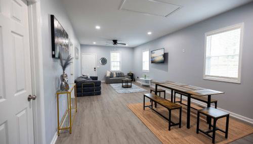 3 Min to Downtown - 10 Min to Elon - Smart TVs - Foto 2