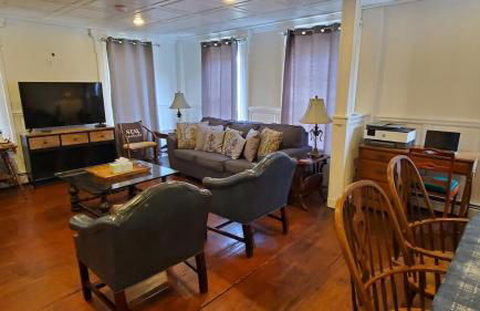 Historical Home with Amenities Nearby - Delaware River, General Store, Post Office, Tavern - Foto 4