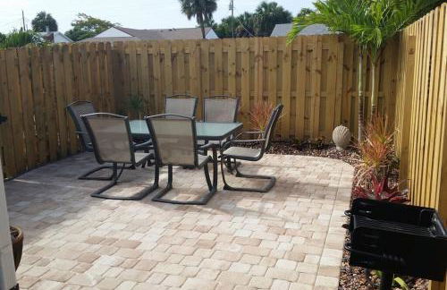 Tahitian Cottage - Heated Pool Walk to the Beach - Foto 4